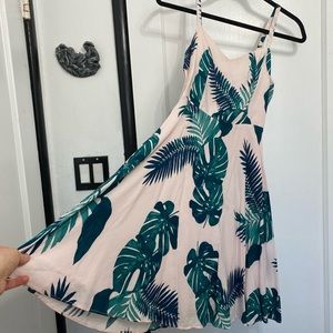 Women’s Hawaiian print dress